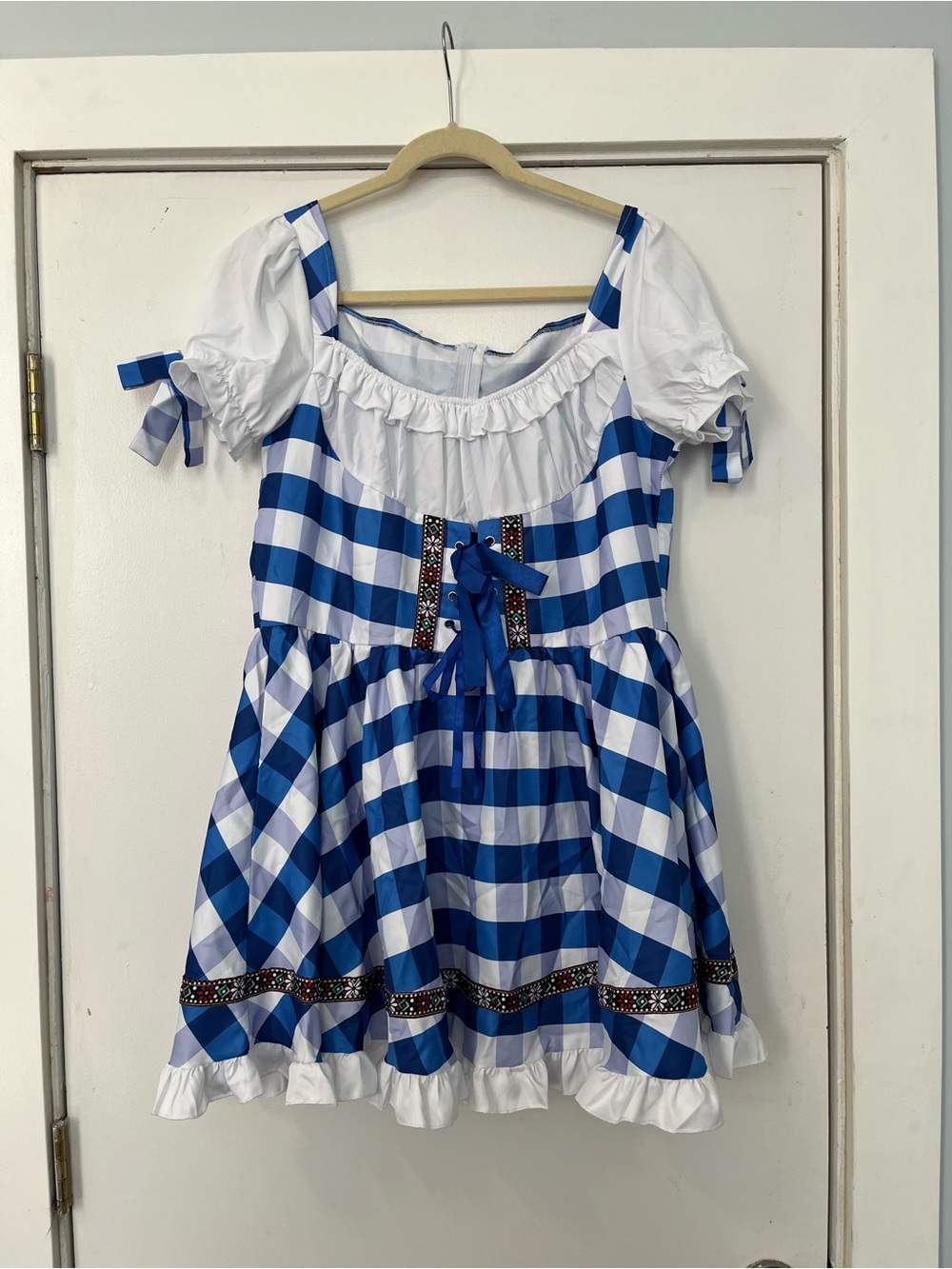 Oktoberfest Halloween Costume Dirndl Blue White Gingham Women’s large milkmaid